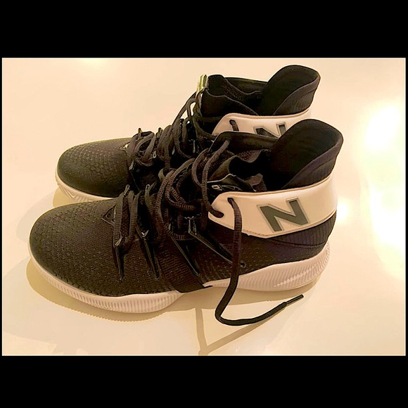 OMN1S basketball shoes
Only worn once
Perfect condition, like new - Picture 4 of 4